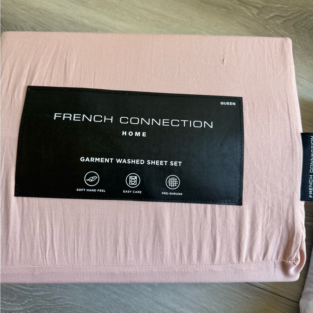 French Connection Blush Pink Queen Bed Sheet Set New